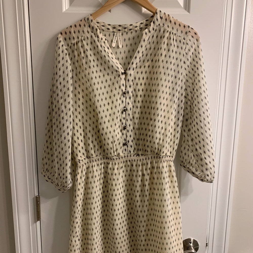 Light long sleeve dress